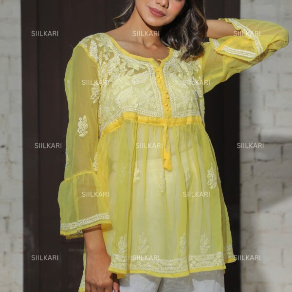 🌼Siilkari Light Yellow Mirror Work Chikan Short Kurti!